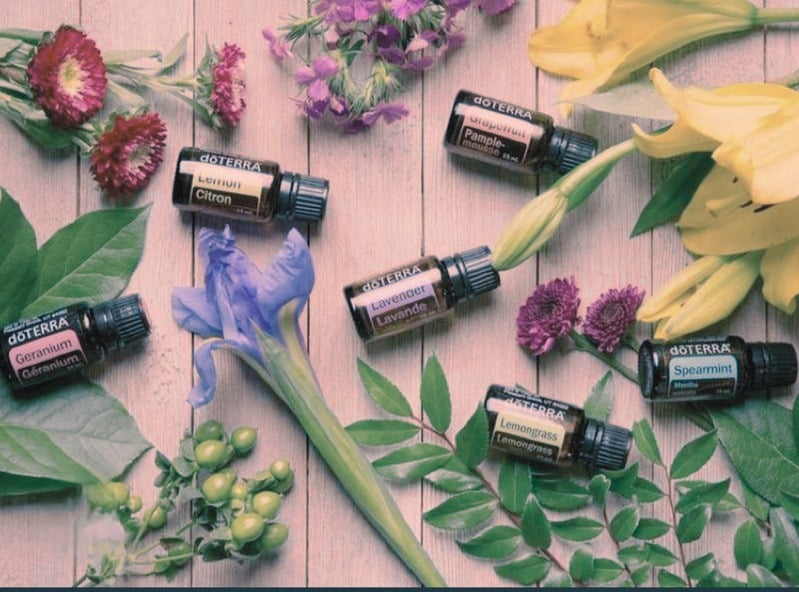 Huiles essentielles doTERRA et fleurs